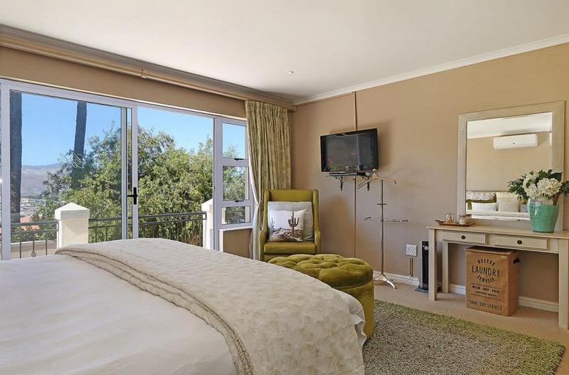 To Let 4 Bedroom Property for Rent in Dennegeur Western Cape